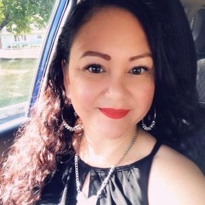 Meet your Posher, Cinthya